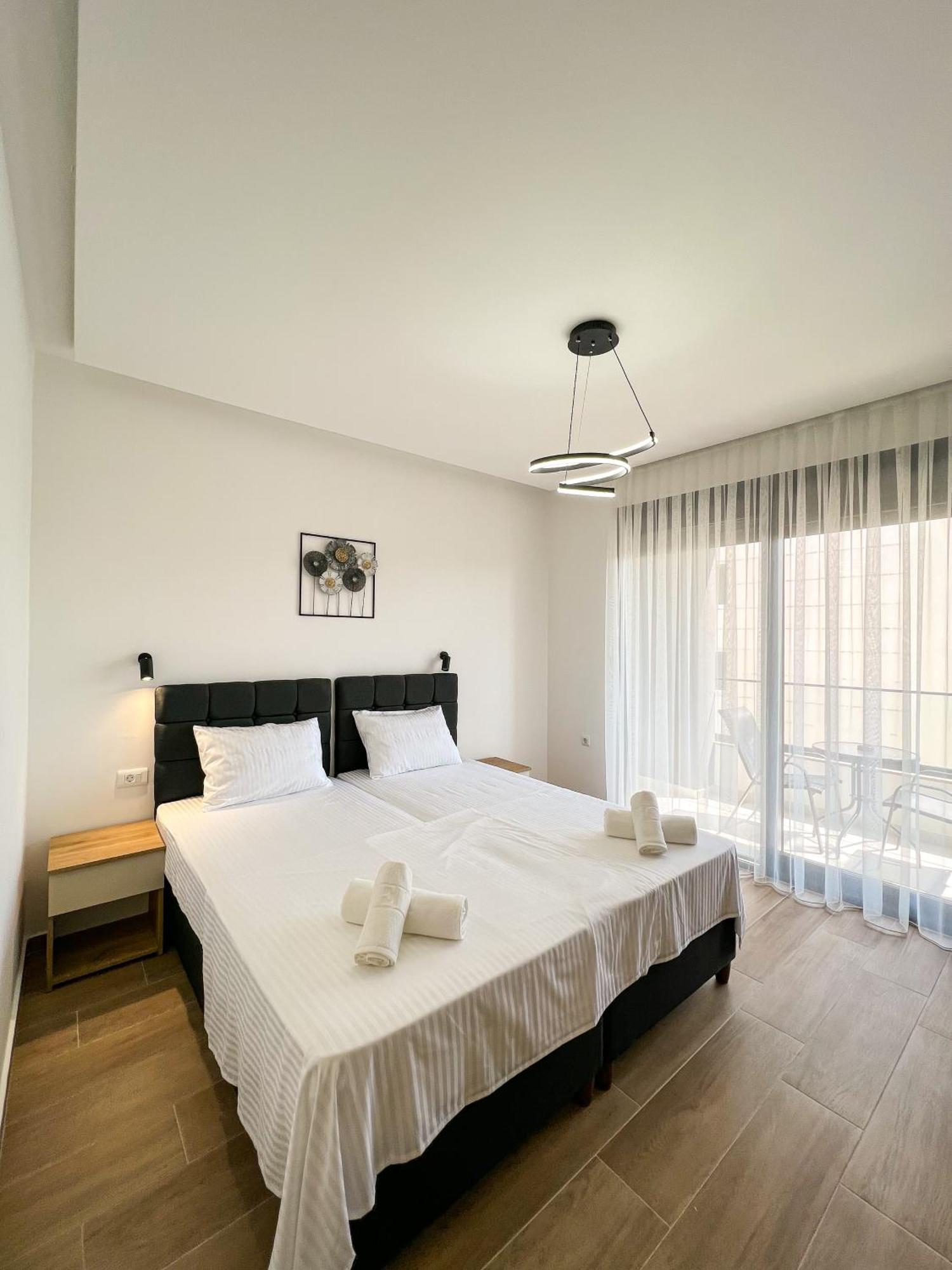 Square Residence Улцинь Экстерьер фото